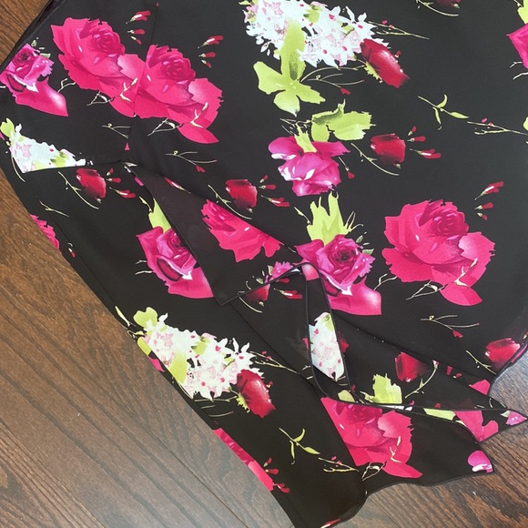 Perfect Vacation Skirt! Louben Feminine floral skirt - Picture 3 of 7